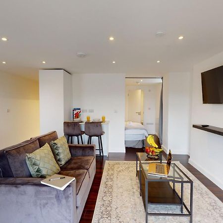 Stylish Apartment W/ Private Garden - Dog Friendly Newport  Exteriér fotografie