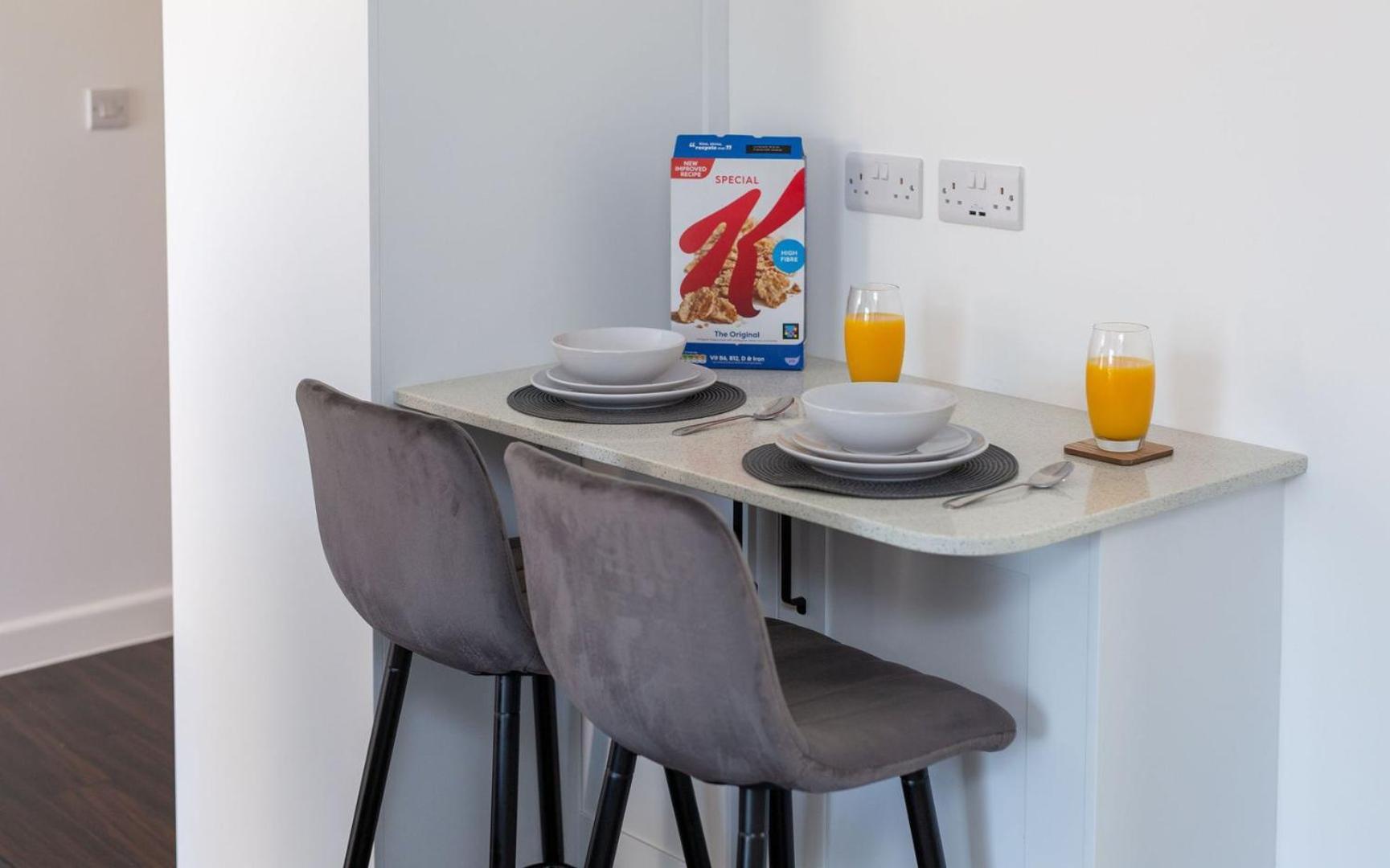 Stylish Apartment W/ Private Garden - Dog Friendly Newport  Exteriér fotografie