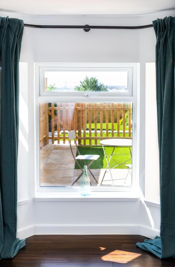 Stylish Apartment W/ Private Garden - Dog Friendly Newport  Exteriér fotografie