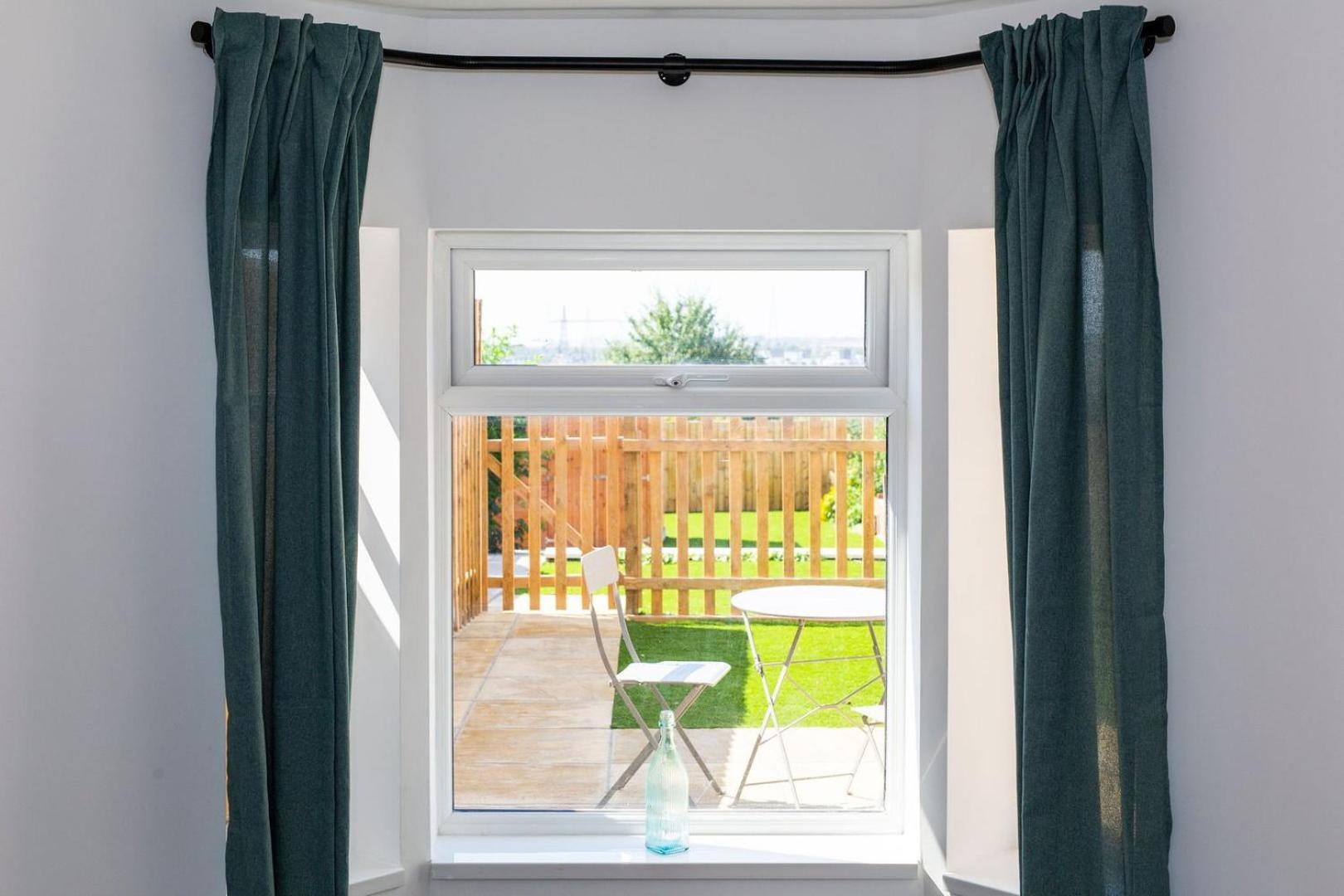 Stylish Apartment W/ Private Garden - Dog Friendly Newport  Exteriér fotografie